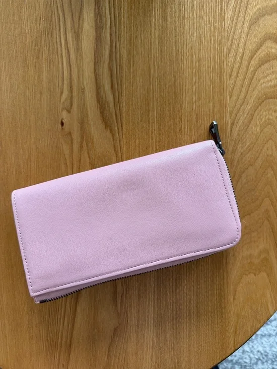 Light Pink/Mauve Longchamp Zip Wallet - Picture 3 of 3
